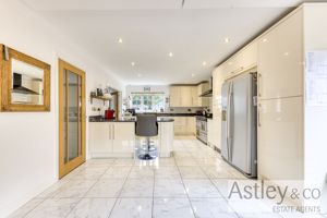 kitchen- click for photo gallery